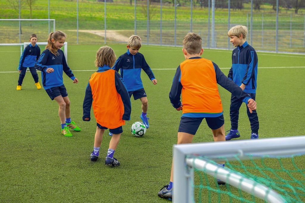 Erima Six Wings Trainingsjacke mit Kapuze