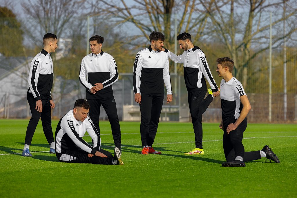 Erima Six Wings Trainingsjacke mit Kapuze